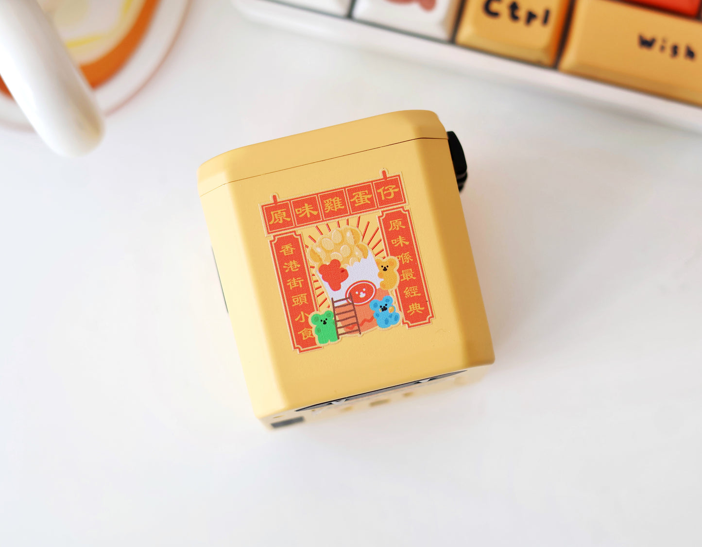 (Vinnic x Smile Studio) Smile Bear in Egg Puffs Travel Adapter