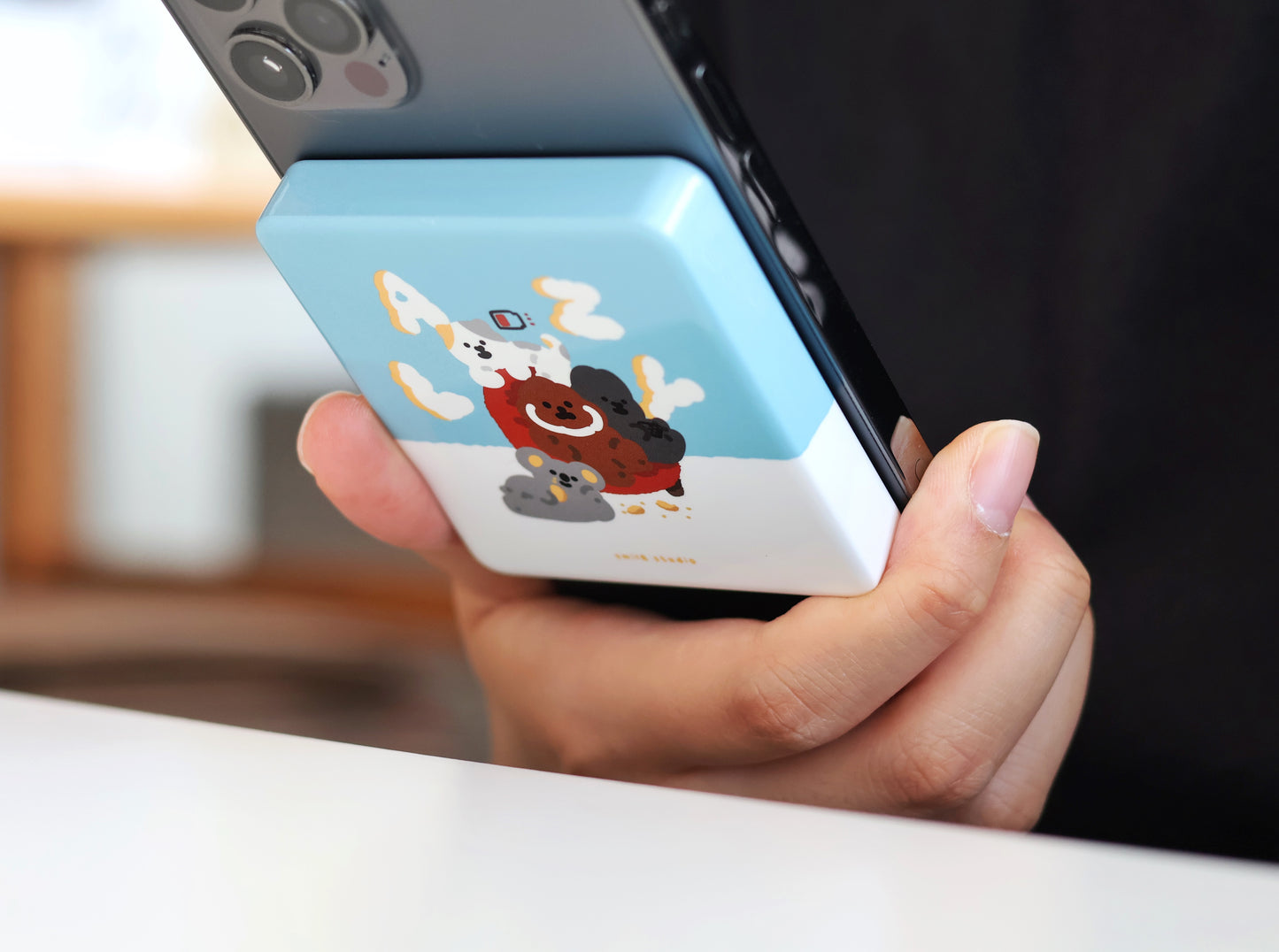 (Vinnic x Smile Studio) Lazy Smile Friends Magnetic Wireless Powerbank
