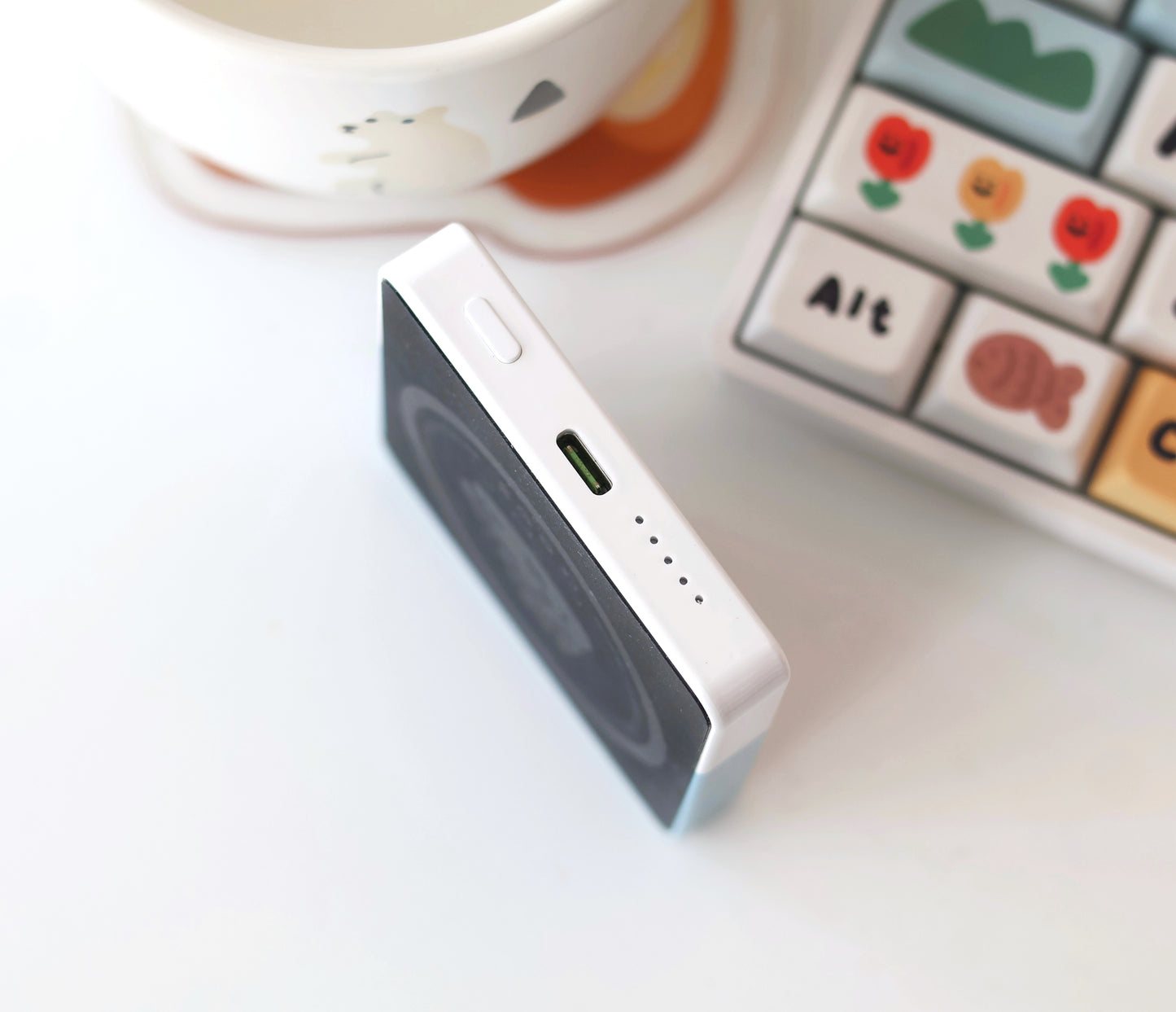 (Vinnic x Smile Studio) Lazy Smile Friends Magnetic Wireless Powerbank