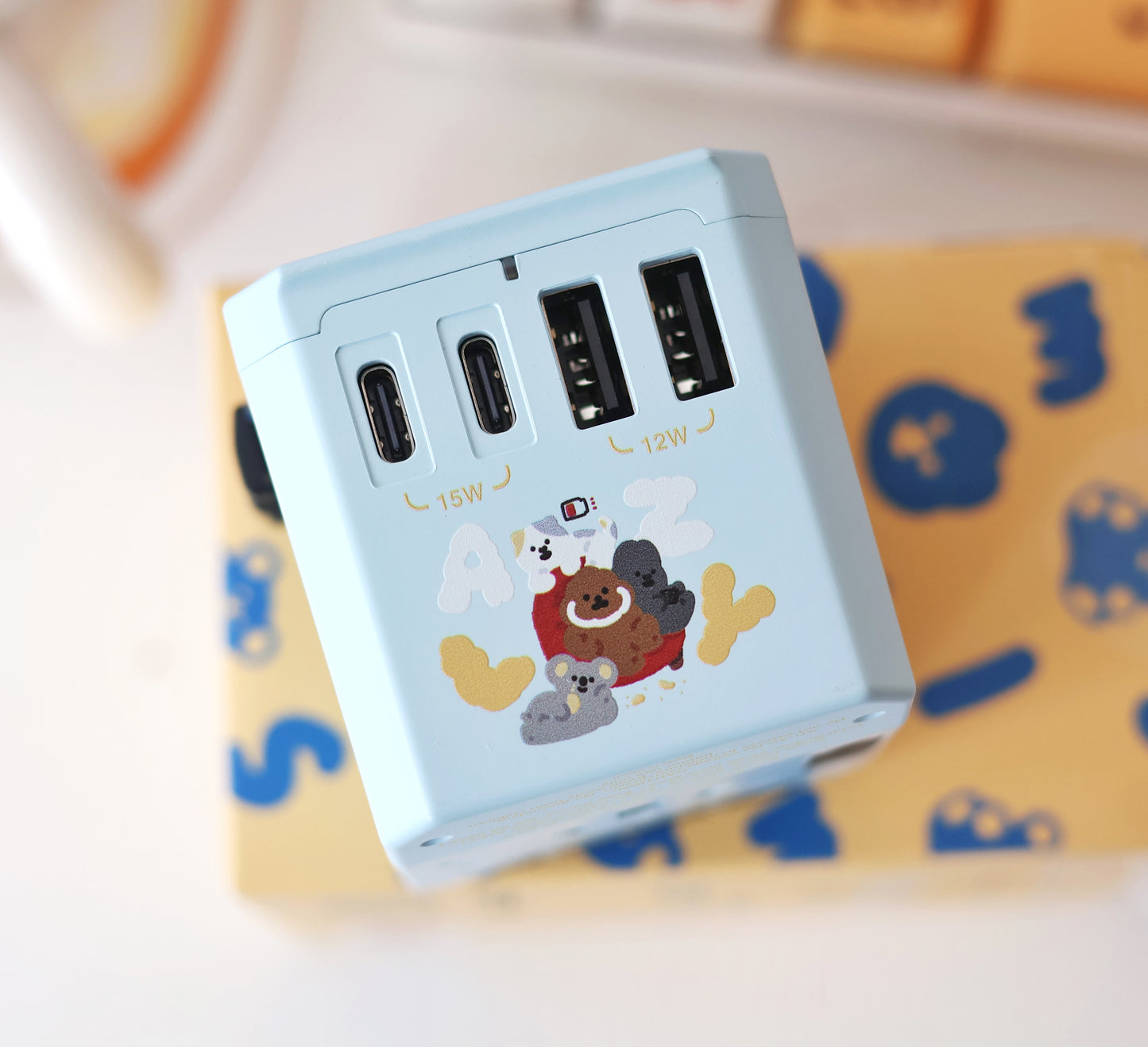 (Vinnic x Smile Studio) Lazy Smile Friends Travel Adapter